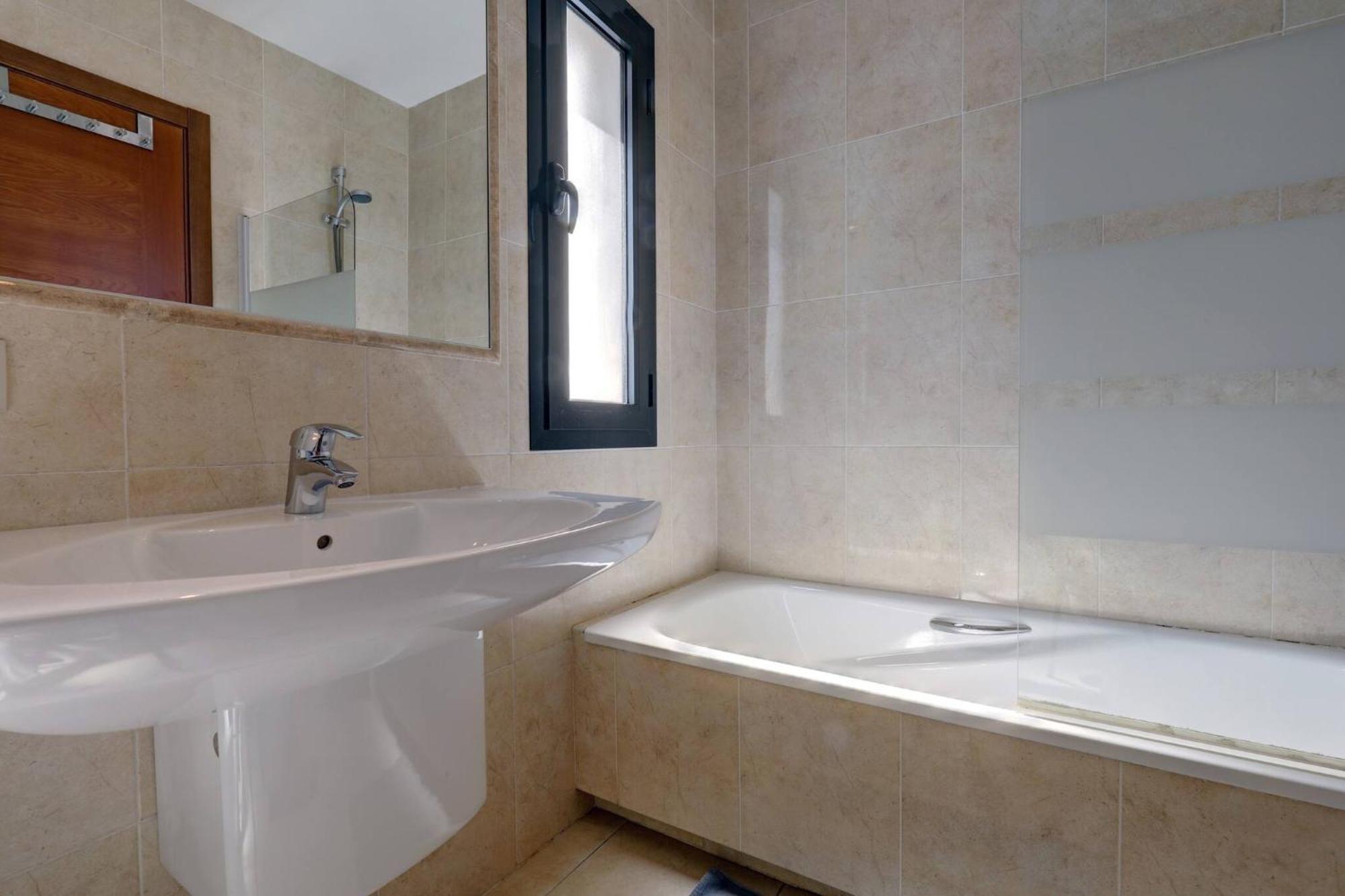 011 Bright And Spacious Villa With Private Pool بينالماذينا المظهر الخارجي الصورة
