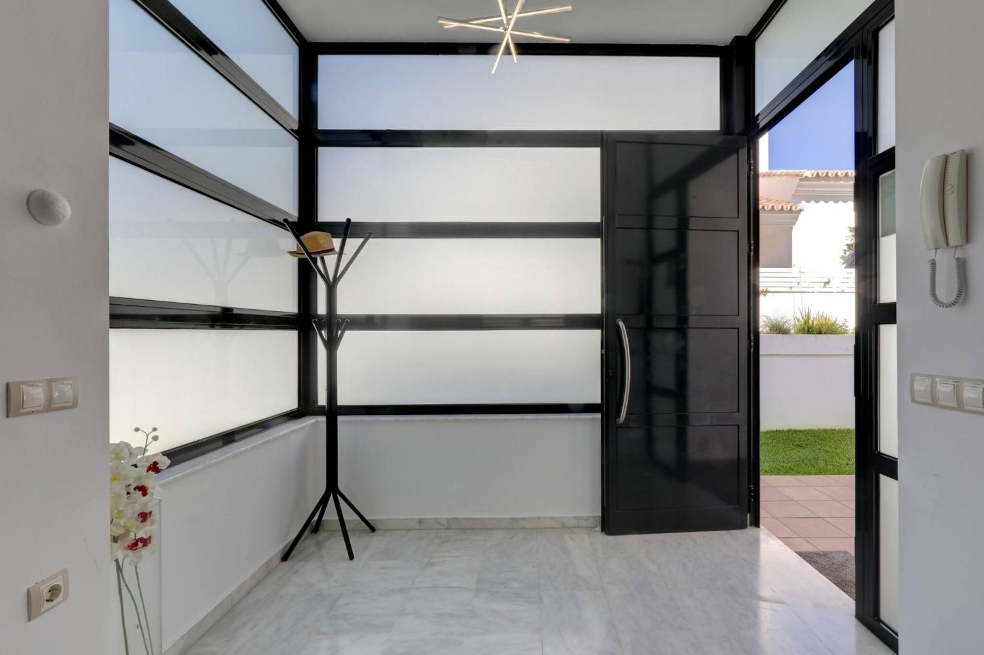 011 Bright And Spacious Villa With Private Pool بينالماذينا المظهر الخارجي الصورة