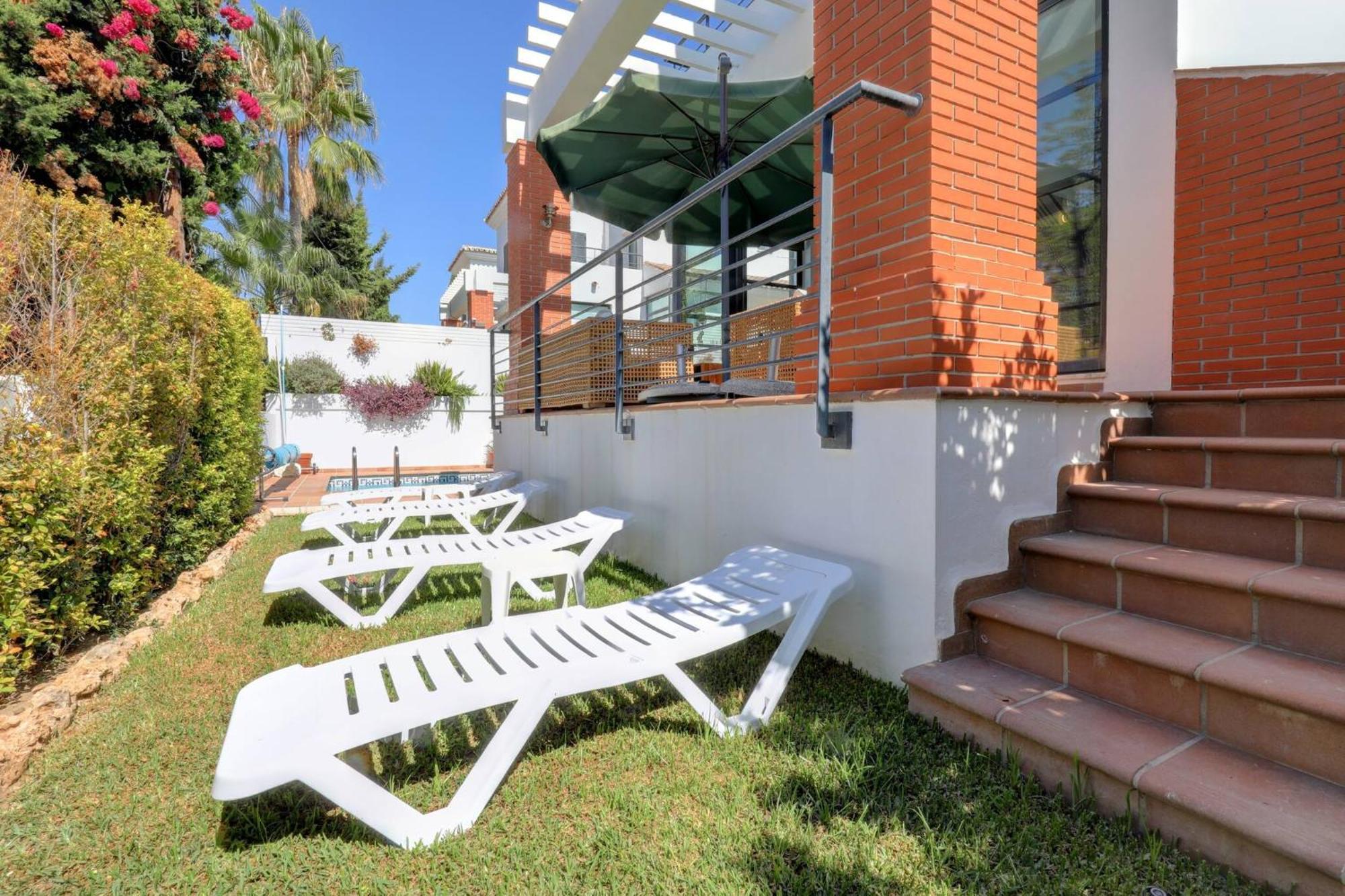 011 Bright And Spacious Villa With Private Pool بينالماذينا المظهر الخارجي الصورة