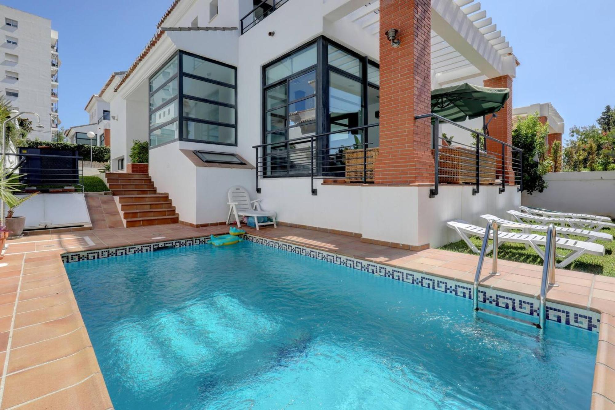 011 Bright And Spacious Villa With Private Pool بينالماذينا المظهر الخارجي الصورة