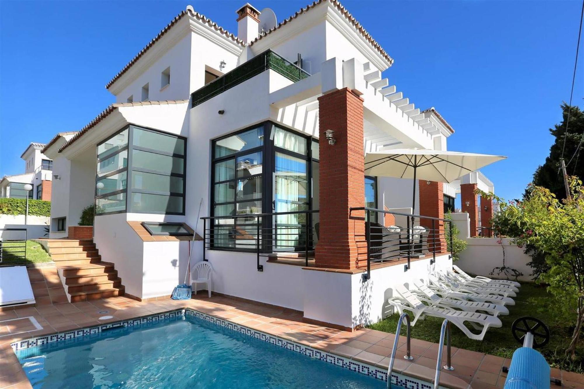 011 Bright And Spacious Villa With Private Pool بينالماذينا المظهر الخارجي الصورة